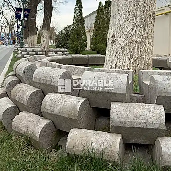 наклонный камень